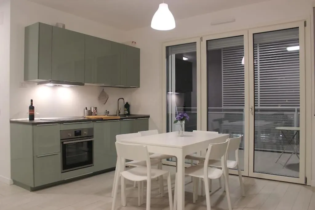 Luxury 3 Bedroom Apartment 100 Mq Next To Rho Fiera And San Siro Milan 0*,  Italy